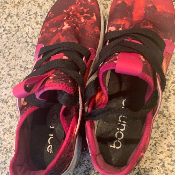 Pink and black adidas - Picture 2 of 4